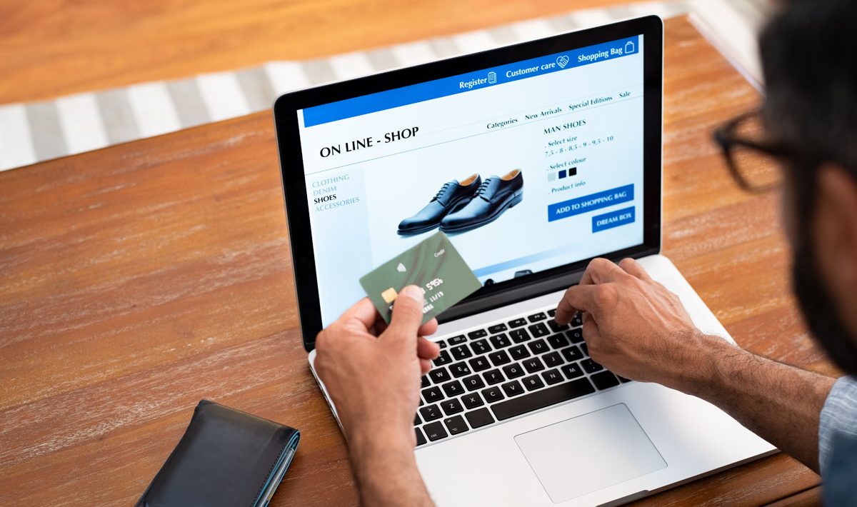 4 Ways to Save Money While Shopping for Shoes Online