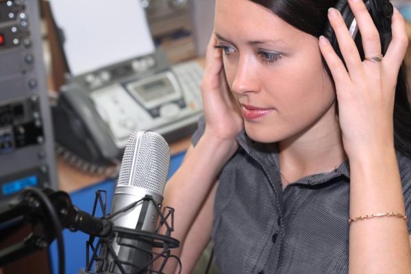 Commercial Voice-Over: Is It a Good Side Hustle?